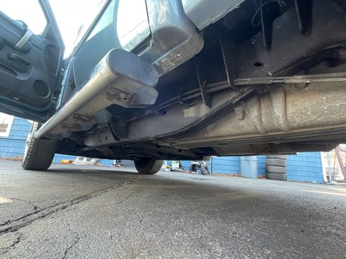 Used 2013 GMC Sierra 2500 SLE w/ SLE Preferred Package image 17