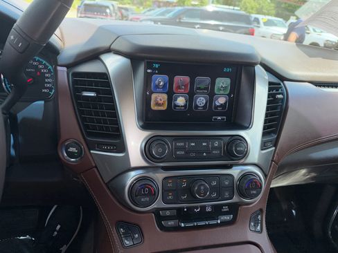 Used 2019 Chevrolet Suburban Premier AWD/4WD image 19