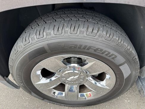 Used 2017 Chevrolet Tahoe LT w/ LT Signature Package RWD image 7