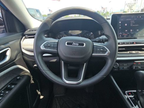 Used 2022 Jeep Compass Sport FWD image 10