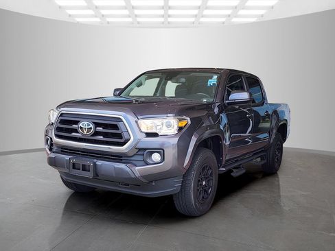 Used 2021 Toyota Tacoma SR5 RWD image 9
