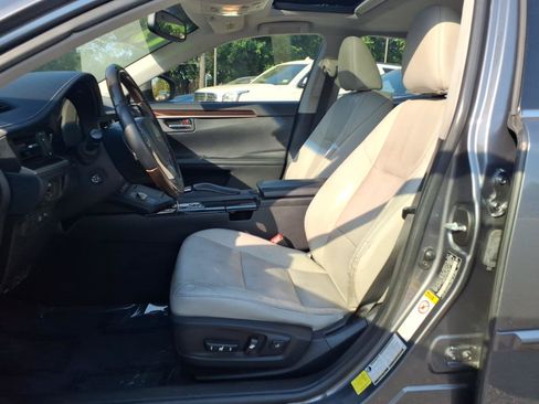 Used 2015 Lexus ES 350 w/ Luxury Package FWD image 17