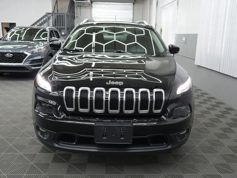 Used 2017 Jeep Cherokee Latitude w/ Safety/Convenience Group image 2