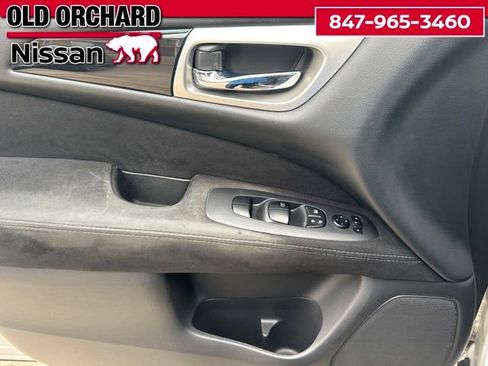 Used 2014 Nissan Pathfinder S FWD image 7