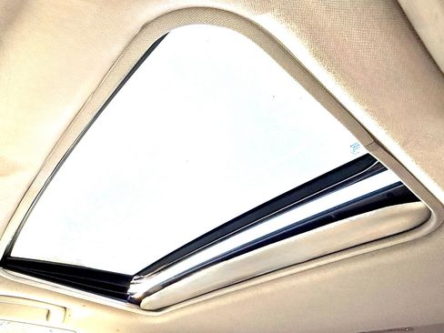 Used 2012 Toyota Camry XLE image 23