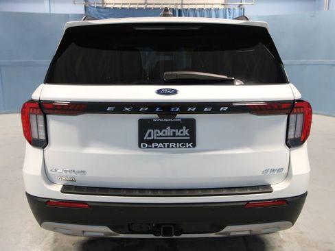 Used 2025 Ford Explorer Active w/ Active Comfort Package image 31