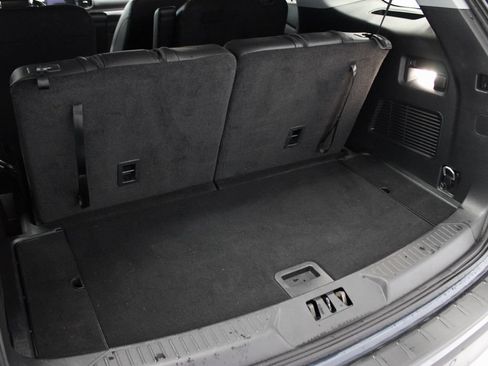 Used 2024 Ford Explorer XLT w/ Equipment Group 202A AWD/4WD image 15
