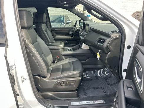 Used 2024 Chevrolet Tahoe Z71 w/ Luxury Package image 28