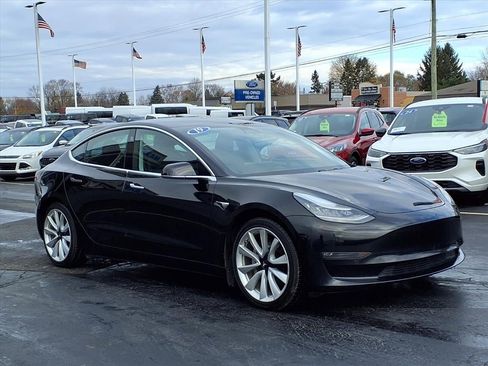 Used 2019 Tesla Model 3 Performance image 3