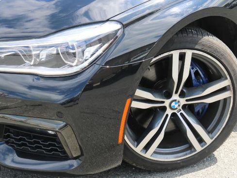 Used 2019 BMW 750i xDrive AWD/4WD image 4