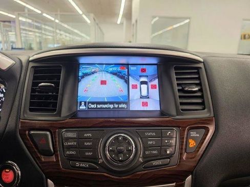 Used 2018 Nissan Pathfinder Platinum AWD/4WD image 22
