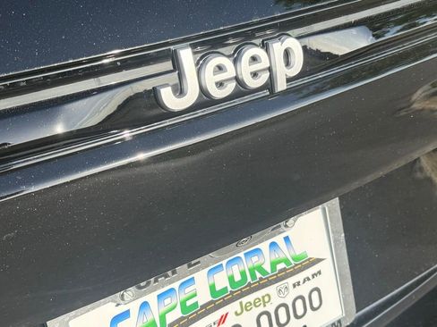 Certified 2025 Jeep Grand Cherokee Limited image 34