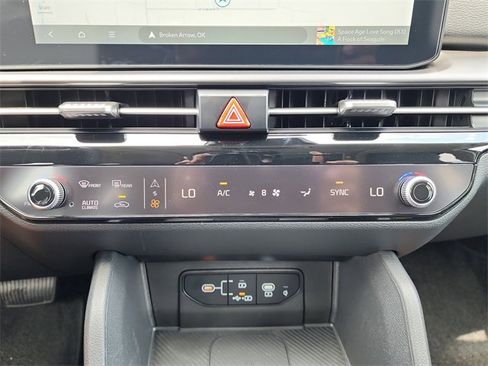 New 2026 Kia Sportage SX image 21