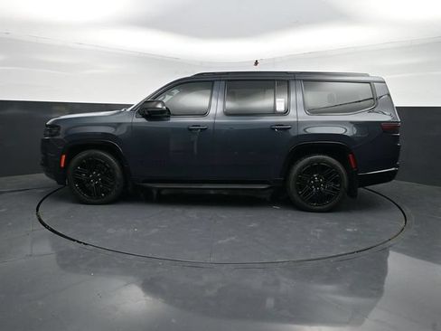 Used 2023 Jeep Wagoneer Series II AWD/4WD image 5