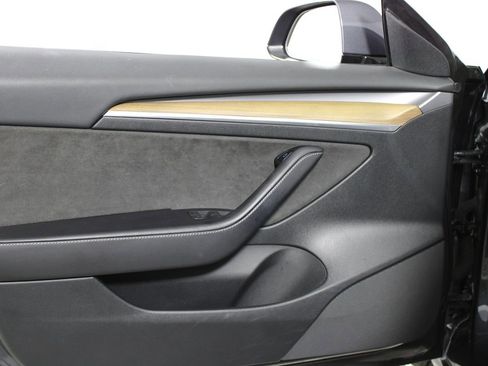 Used 2023 Tesla Model 3 Standard Range image 7