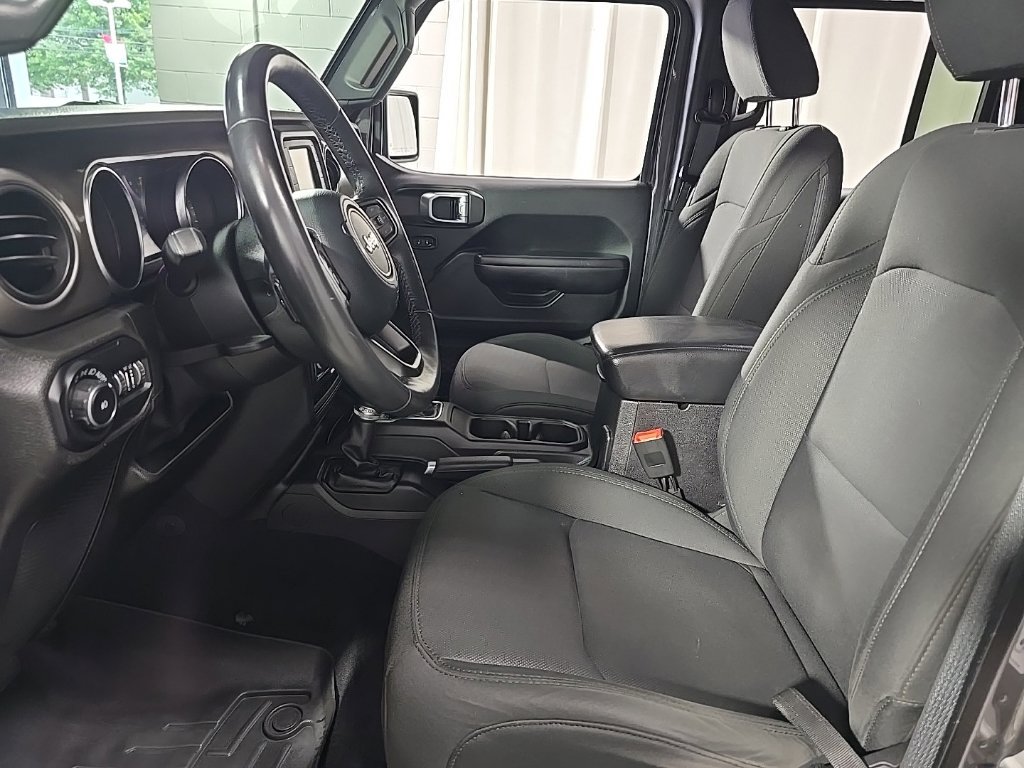 Used 2018 Jeep Wrangler Unlimited Sport AWD/4WD image 16