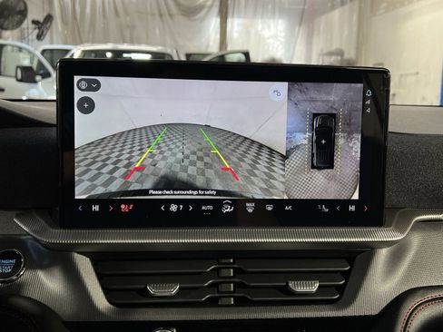 Used 2025 Ford Explorer ST image 18