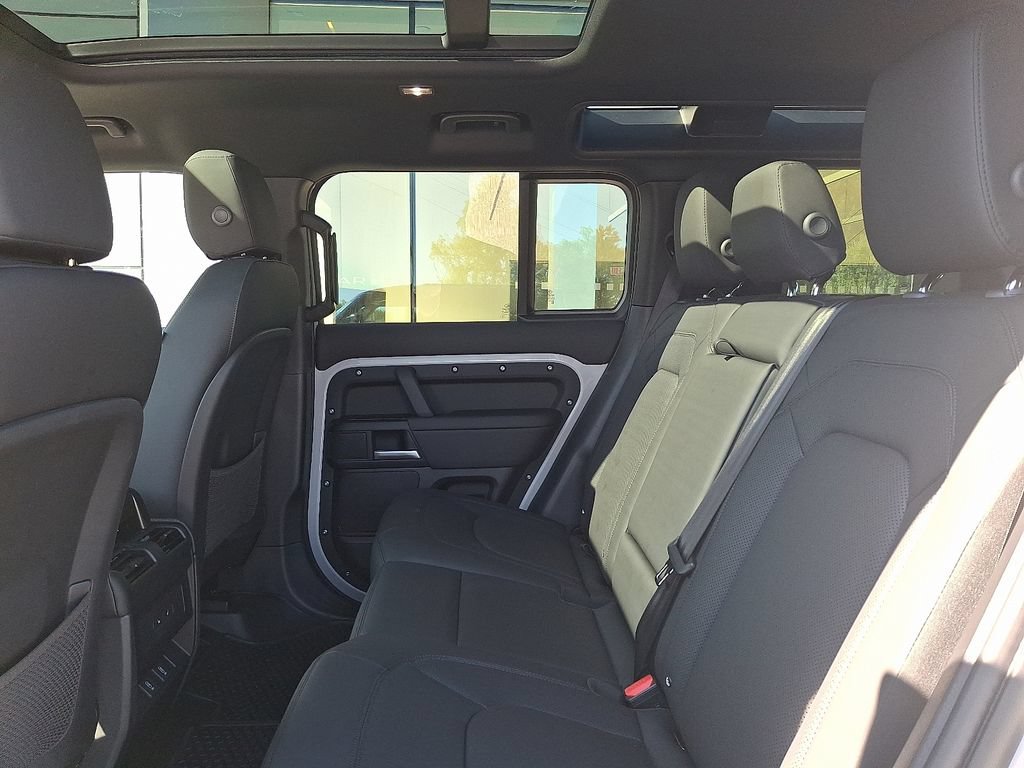 New 2026 Land Rover Defender 110 X-Dynamic SE AWD/4WD image 5