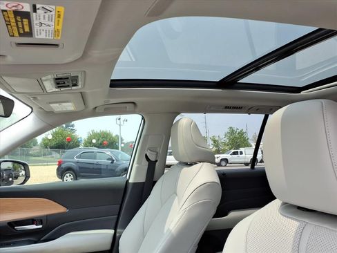 Certified 2024 Toyota Grand Highlander FWD image 13