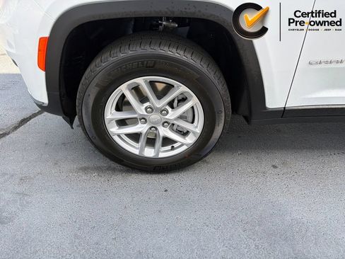 Used 2026 Jeep Grand Cherokee L Laredo RWD image 16