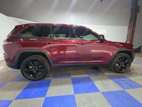 Used 2023 Jeep Grand Cherokee Limited w/ Black Appearance Package RWD image 1