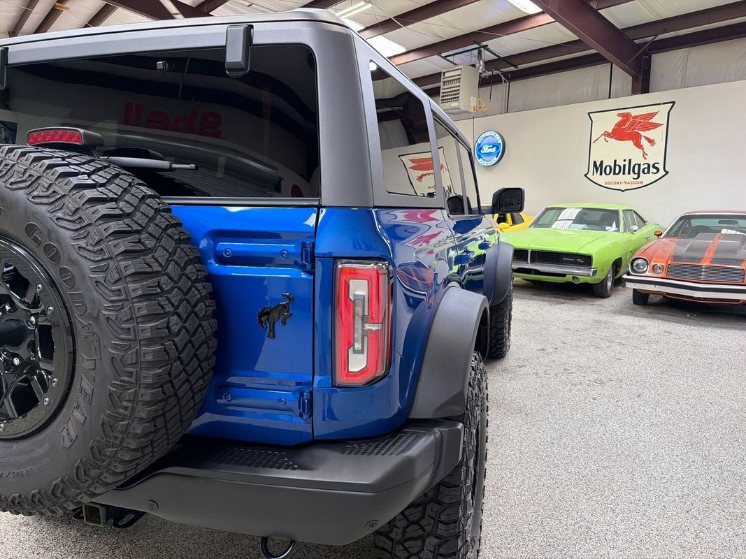 Used 2021 Ford Bronco First Edition AWD/4WD image 16