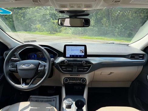 Used 2022 Ford Escape Titanium AWD/4WD image 15