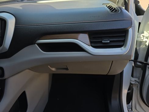 Used 2020 GMC Terrain SLE AWD/4WD image 22