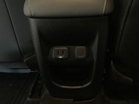 Used 2022 Chevrolet Colorado Z71 image 44