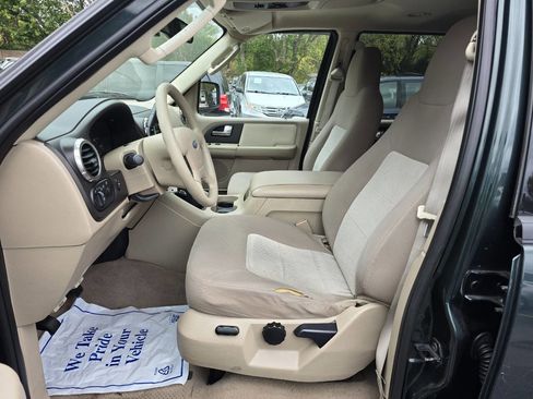 Used 2004 Ford Expedition XLT image 9