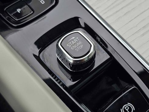 New 2026 Volvo XC60 B5 Ultra w/ Protection Package Premier image 33