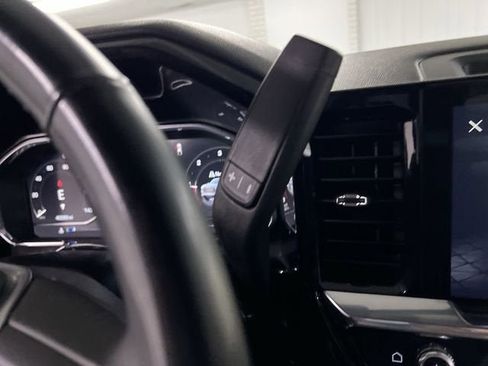 Used 2025 GMC Sierra 1500 SLT image 16