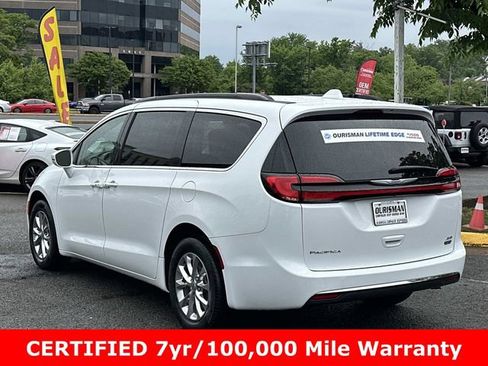 Used 2022 Chrysler Pacifica Touring-L AWD/4WD image 4