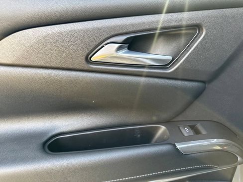 Used 2024 Chevrolet Traverse LT w/ LPO, Floor Liner Package FWD image 17