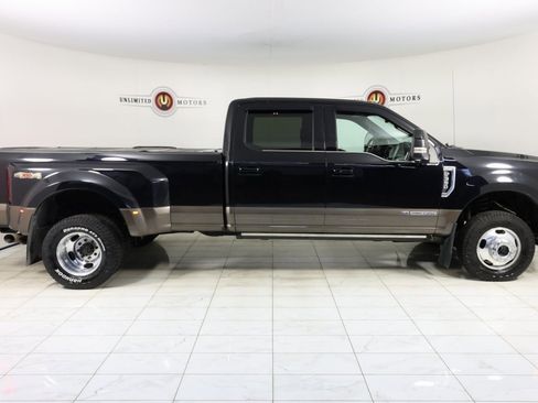 Used 2017 Ford F350 King Ranch image 2