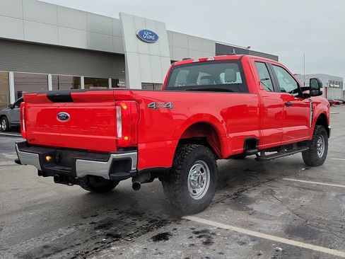 New 2026 Ford F250 XL w/ XL Off-Road Package image 4