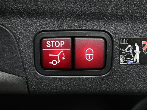 Certified 2026 Mercedes-Benz GLE 450e 4MATIC image 31