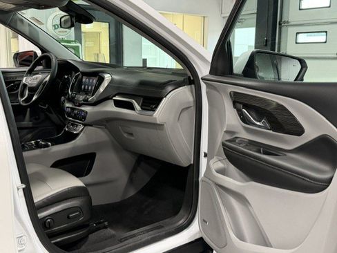 Certified 2024 GMC Terrain SLT w/ Infotainment Package II AWD/4WD image 9