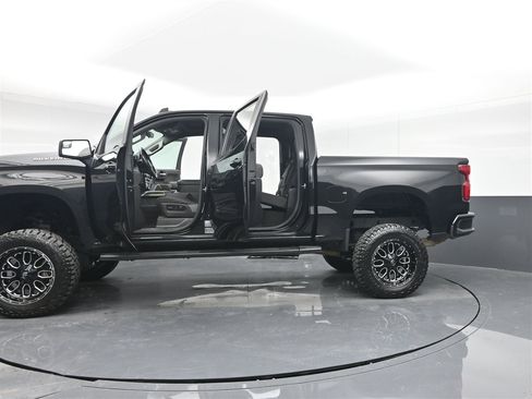 Used 2021 Chevrolet Silverado 1500 RST image 40