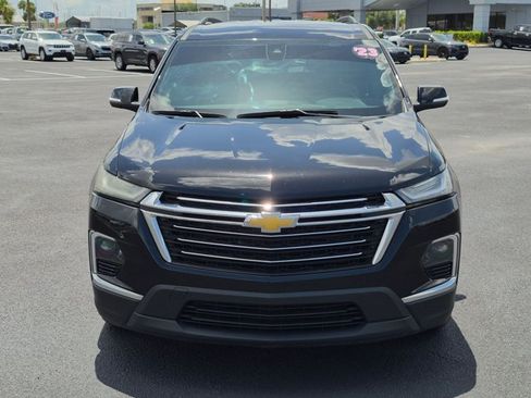 Used 2023 Chevrolet Traverse LT FWD image 2