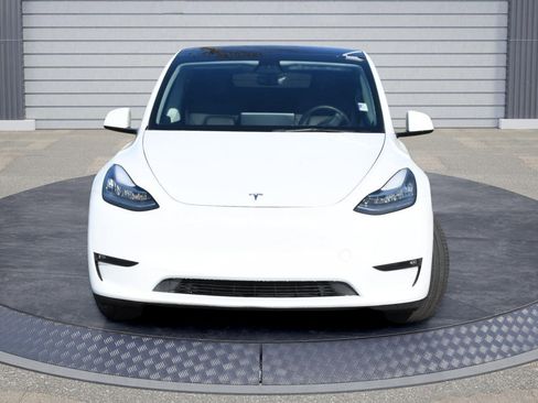 Used 2021 Tesla Model Y Long Range image 2