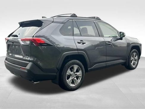 Used 2025 Toyota RAV4 XLE AWD/4WD image 5