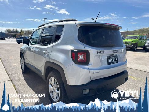 Used 2016 Jeep Renegade Latitude w/ Popular Equipment Group AWD/4WD image 5
