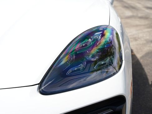 Used 2022 Porsche Cayenne S image 20