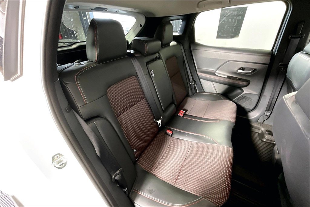 Used 2025 Nissan Kicks SR FWD image 31