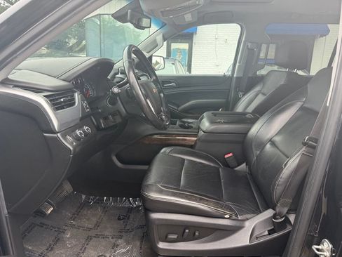 Used 2018 Chevrolet Suburban LT AWD/4WD image 9