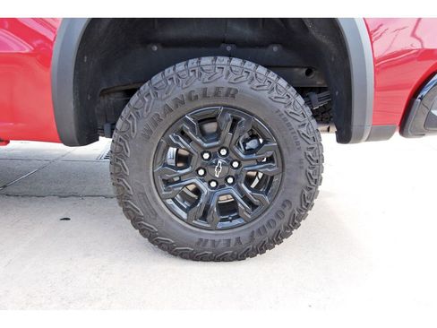 Used 2024 Chevrolet Silverado 1500 ZR2 w/ Technology Package AWD/4WD image 28