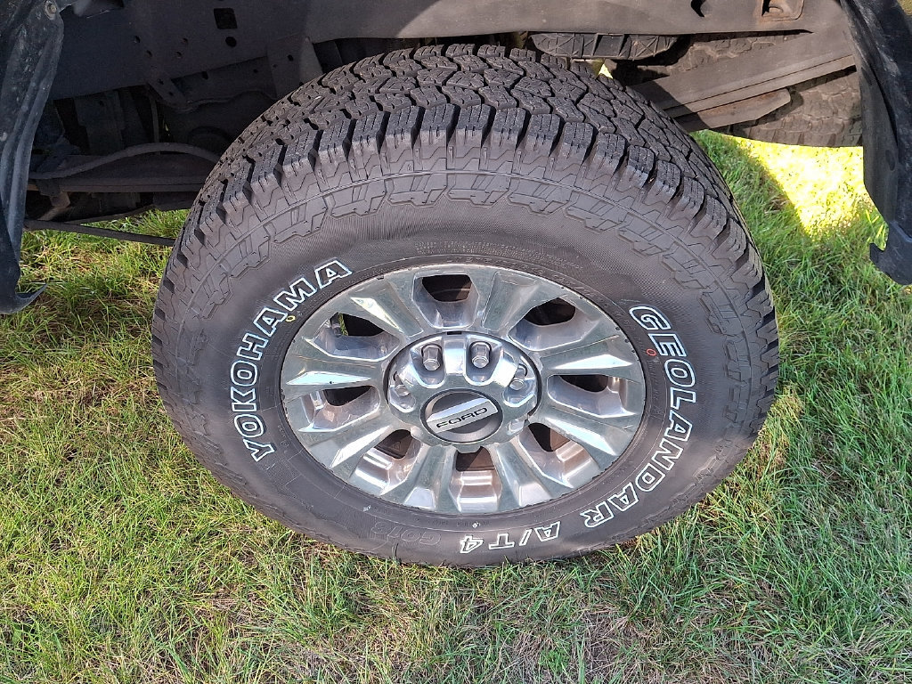 Used 2018 Ford F250 XLT w/ XLT Premium Package AWD/4WD image 8