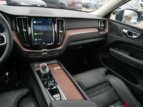 Used 2023 Volvo XC60 T8 Ultimate w/ Climate Package image 14