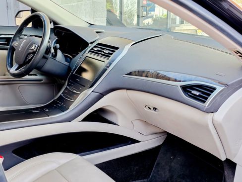 Used 2016 Lincoln MKZ image 6